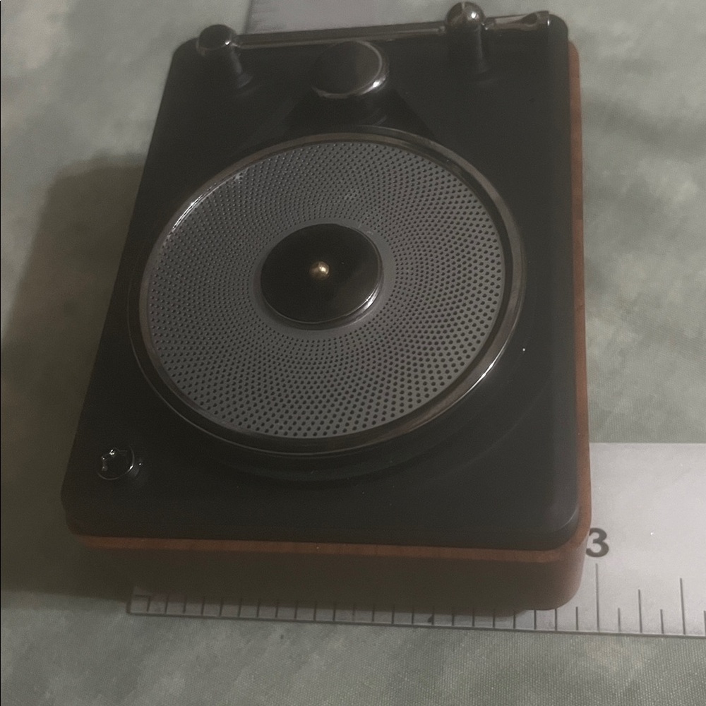 Hard Rock Hotel NEW Speaker DW03 Radio HiFi Bass, Bluetooth 5, Rechargeable 2025 - Picture 6 of 14
